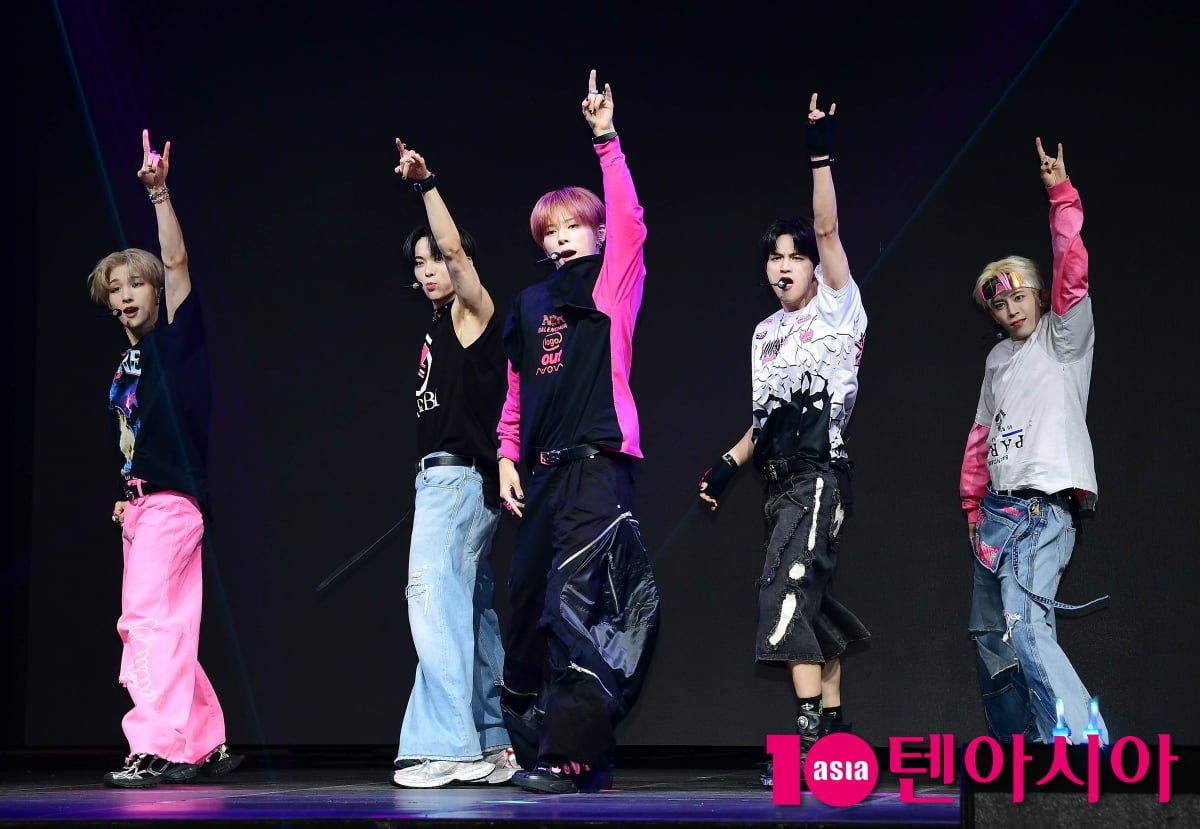 나우어데이즈, '와이 낫' 무대[TEN포토]