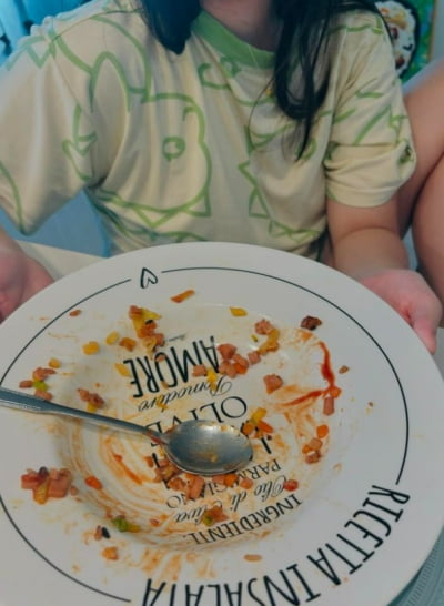 '♥병원장 남편' 장영란, 요리 수준급인가봐…아들 오므라이스 허겁지겁