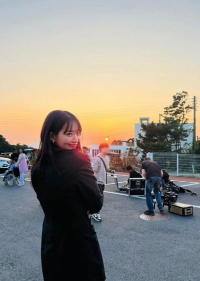 '♥김우빈' 신민아, 대중교통 이용했었네…지하철 퇴근길 포착