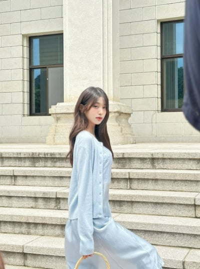 '174cm' 장원영, 제일 먼저 맞이한 2025년…폭염 속 '계절 역행'