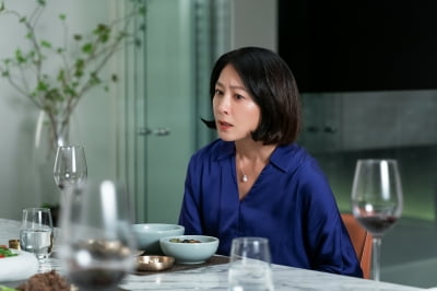 '성공한 워킹맘' 김희애, 자녀 범죄 사실 알았다('보통의 가족')
