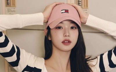 살이 더 빠졌나…'173cm' 장원영, 크롭티 입고 얄팍한 허리 자랑 [화보]