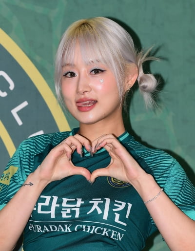 쓰리피스 수, 금발이랑 찰떡이네[TEN포토]