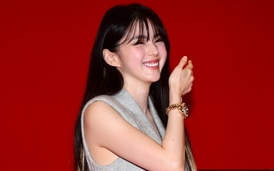 한소희 측, 친모 구속 논란에 입 열었다…"어머니가 벌인 지극히 개인적인 일, 참담한 심정" [공식]