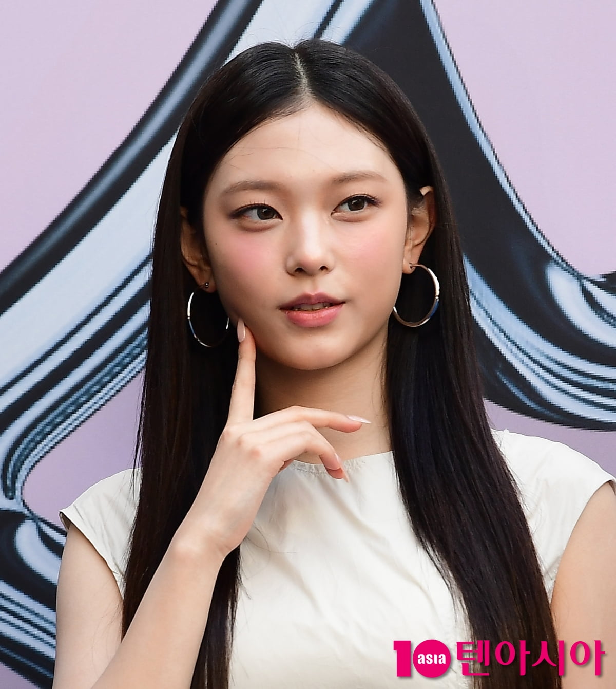 뉴진스 해린, 수수한 화장에도 빛나는 미모[TEN포토]