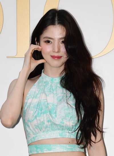 Han So-hee Distances Herself from Mother's Illegal Gambling Allegations