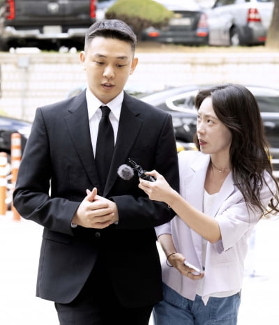 유아인, 기자질문에 묵묵부답[TEN포토]