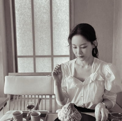 필터 하나 바꿨을 뿐인데…'37세' 오연서, 50년대 부자집 딸내미 느낌 풀풀