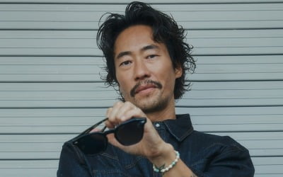 '♥슬로바키아 화가' 류승범, 결혼 후 얼굴 확 폈네…175cm 믿기지 않는 모델 포스 [화보]