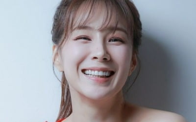 Chae Yeon was the owner of 2 billion buildings