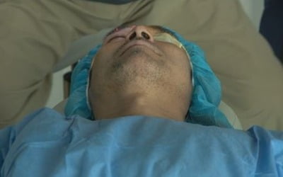 '58세' 신성우, 노안 수술 받는다…5년 전부터 급격히 시력 저하 ('꽃중년')