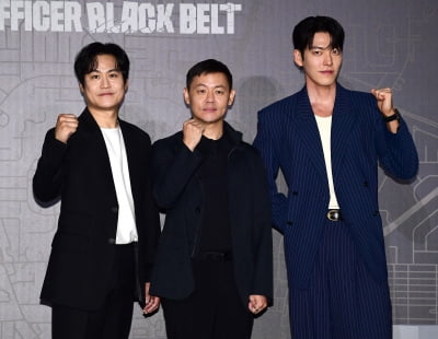 김우빈-김주환 감독-김성균, 무도실무관 힘찬 파이팅![TEN포토]