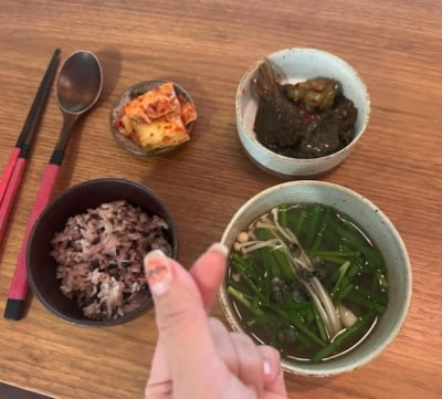 ♥김준호는 뭐하고…김지민 아팠다는데, 끼니 챙겨준 사람은 '동료 개그우먼'