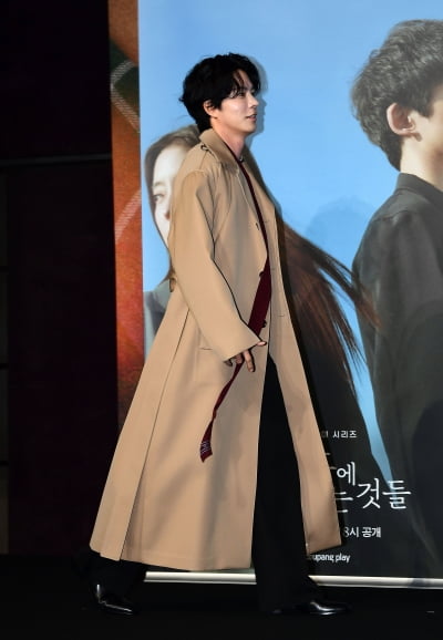 홍종현, 롱코트 휘날리며 입장[TEN포토]