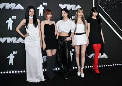 'MTV 푸시 퍼포먼스 수상' 르세라핌, "강인함과 나약함으로 희망 전할 것" 감격