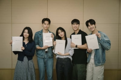 1998년 풋풋한 로맨스 '고백의 역사'…공명·신은수→강미나·최규리 캐스팅