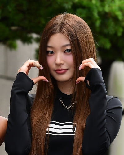 캣츠아이 윤채, 상큼한 하트[TEN포토]