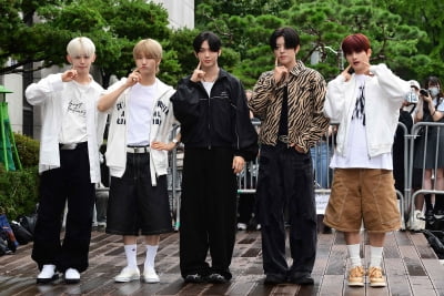 나우어데이즈, 사랑스럽게 볼콕[TEN포토]