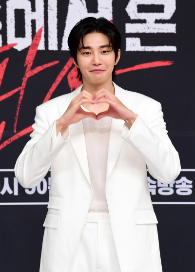 김재영, 술김에 "나 사람 3명 죽였어" 살인 진술…다음날 흉기 피습 '보복' 당했다 ('지옥판사')