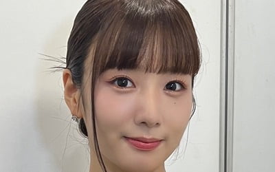 Apink's Yoon Bomi Shines as an Actress, Wins Best Supporting Actress Award