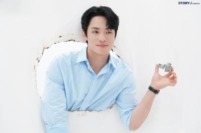 '가스라이팅 논란 후 복귀' 김정현, 얼굴 확 폈네…현장 스태프들도 칭찬 일색 ('다리미 패밀리')