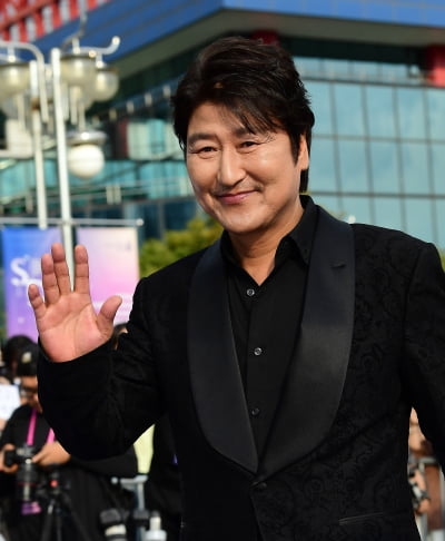 송강호, 스윗한 인사[TEN포토]