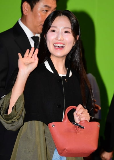 김혜윤, 에너지 넘치는 인사[TEN포토]