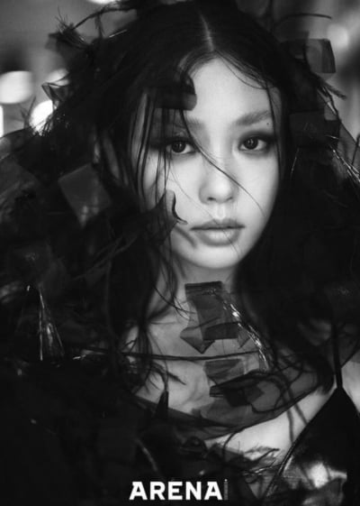 "얼마나 배고팠으면"…고민시, '43kg'까지 뺐다더니 속옷 드러낸 채 슈퍼마켓 털이