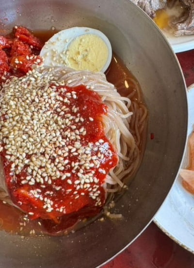 '양육권 쟁탈전' 박지윤, 전남편은 이사 한창인데…만찬 즐기는 여유로움