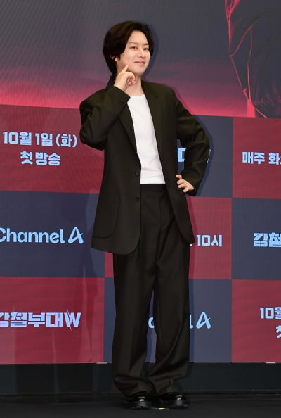 김희철, 나이는 어디로 먹었지[TEN포토]