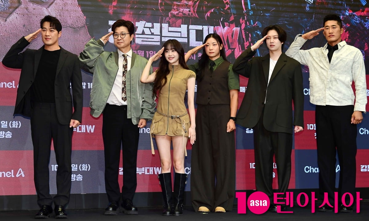 김성주-김희철-김동현-츄-장은실-최영재, 강철부대 W MC 경례합니다[TEN포토]