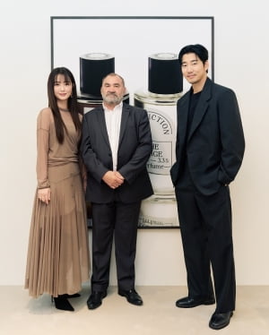 정유미·윤계상, 뷰티 브랜드 논픽션 '머스크 컬렉션' 출시 행사 참석…마스터 조향사 모리스 루셀과 찰칵