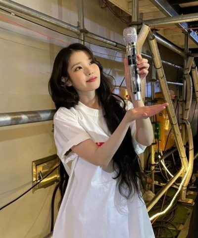 아이유, 무려 '7개월' 글로벌 대장정 막 내렸다…직접 알린 '폐막' 소식
