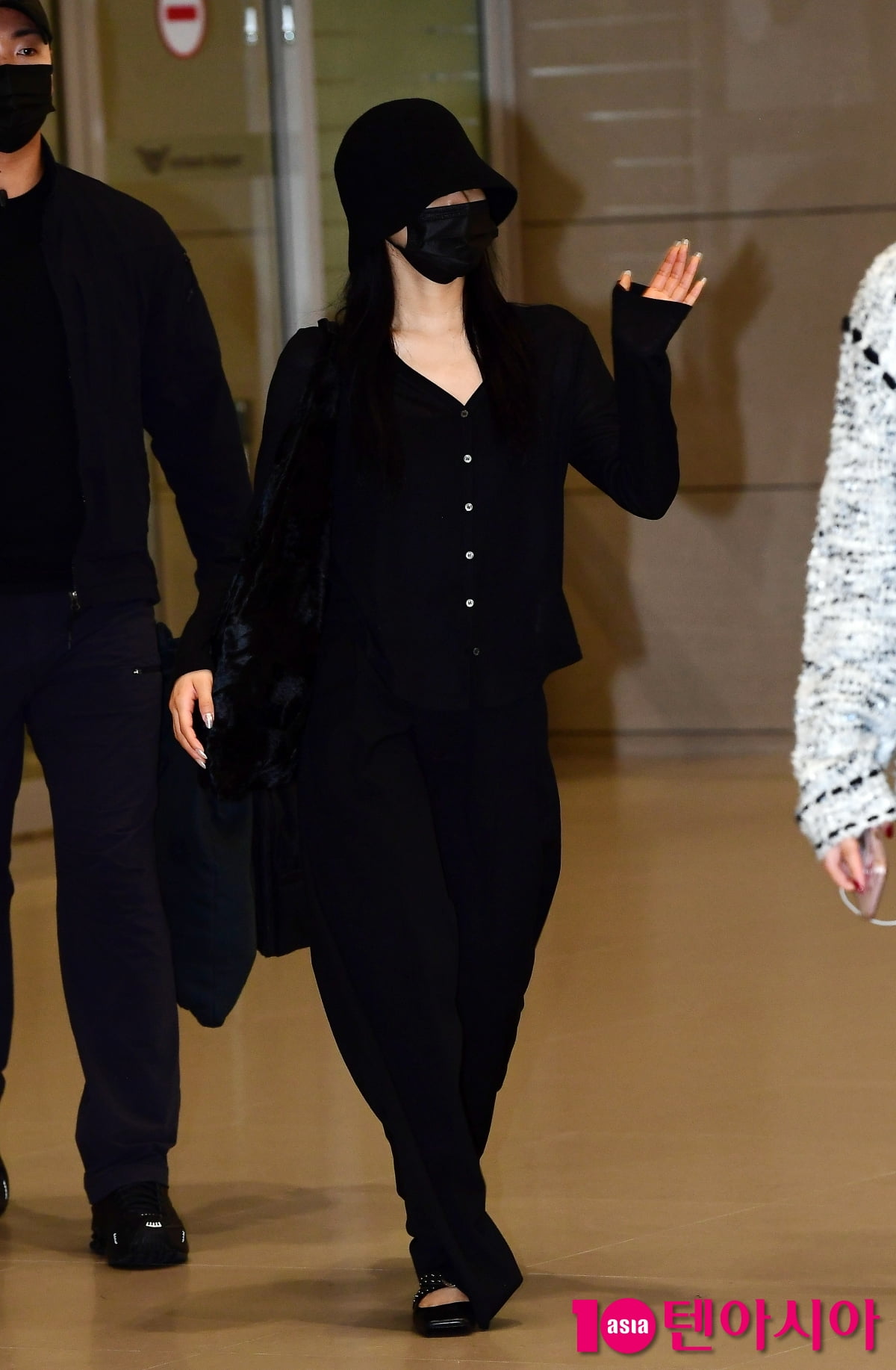 에스파 닝닝, 머리부터 발끝까지 올블랙[TEN포토]