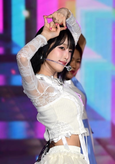 최예나, 한줌 허리[TEN포토]