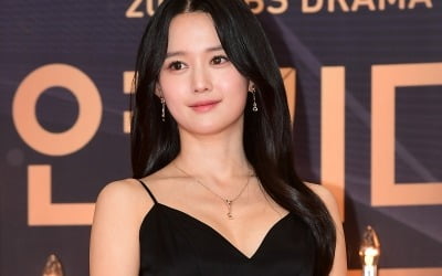 '13남매 장녀' 남보라, 연애 건너 뛰고 바로 결혼 발표 "너무 깜짝 놀라 심장 쿵쾅" [TEN이슈]