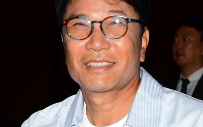 꿈틀대는 이수만, A2O '루키즈' 내놨다…하이브 경업금지 위배 관건 [TEN이슈]