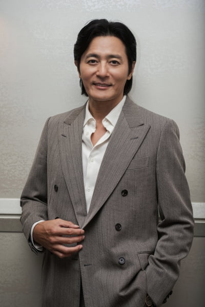 チャン・ドンゴンが映画『普通の家族』で久しぶりにスクリーンにカムバックした感想を明らかにした。