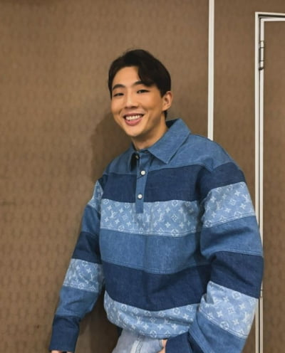 '학폭 자숙' 지수, 필리핀서 의사 되더니 또 명품 자랑…떡 벌어진 어깨 '눈길'