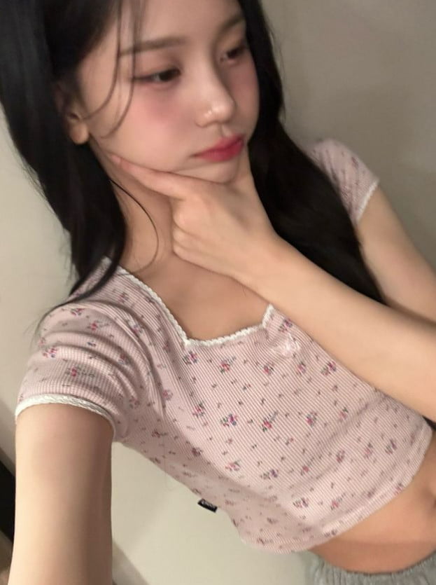 사진=엄지 SNS