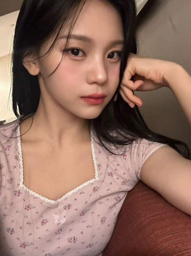 사진=엄지 SNS