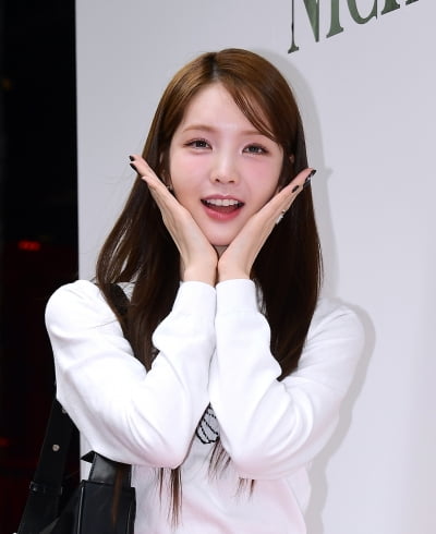 수스, 꽃 한송이가 왔어요[TEN포토]