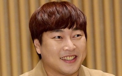 Comedian Lee Jin-ho Faces Police Investigation for Illegal Gambling, Potential Exit from 'Knowing Bros'