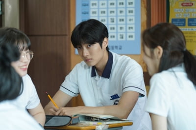 백선호, 드라마서 몸싸움하다 옥상서 추락…50억원 복권 당첨 어쩌나('수령인')