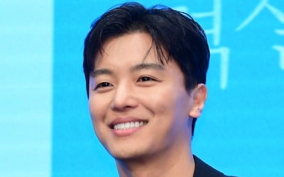 俳優ヨン・ウジン、40歳を迎え俳優との結婚に前向きな姿勢を示す