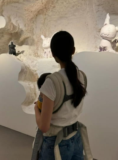 손연재 8개월 아들, 벌써 상반신 차지…'52kg' 엄마 허리 휘네