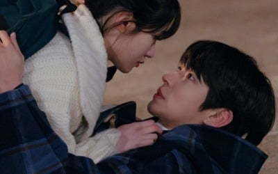 가족이라더니…정채연·황인엽, 키스 3초 전 포착 ('조립식 가족')