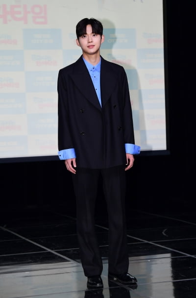 최건, 촉촉한 눈빛...훈훈하네[TEN포토]