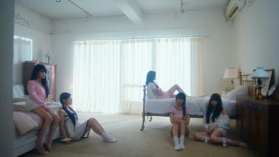 피프티피프티, 억소리 나는 '그래비티' 클립 공개…중력을 거슬러 떠올랐다 [TEN뮤직]