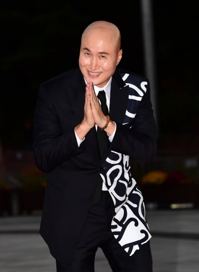 윤성호, 문체부장관 표창 받는 뉴진스님[TEN포토+]